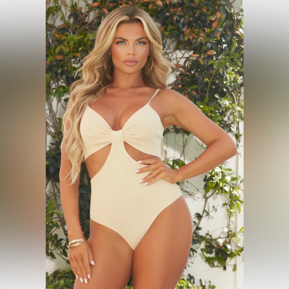Fashion nova sweet like sugar cut out bodysuit